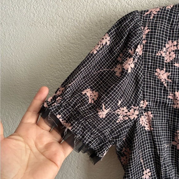 🆕Urban Outfitters Black and Pink Checkered Floral Blouse S🆕 - Picture 4 of 16